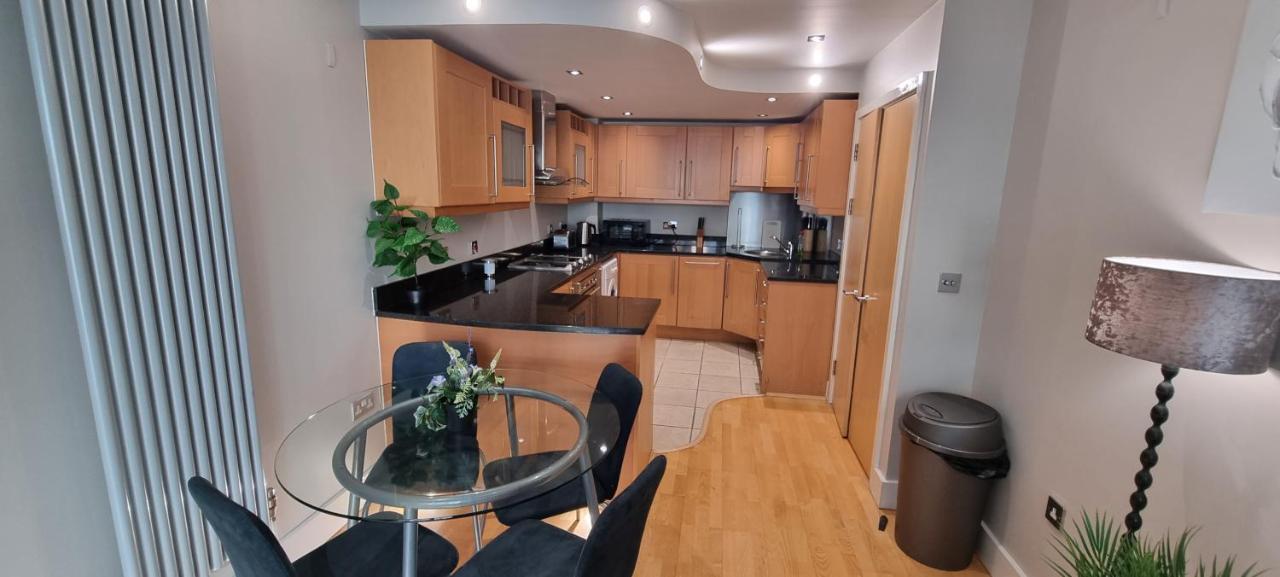 Luxury Waterside Apartment Canary Wharf ลอนดอน ภายนอก รูปภาพ