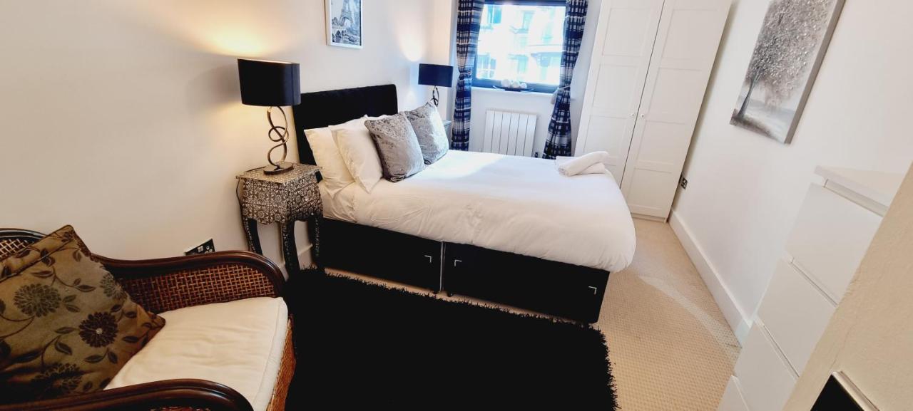 Luxury Waterside Apartment Canary Wharf ลอนดอน ภายนอก รูปภาพ