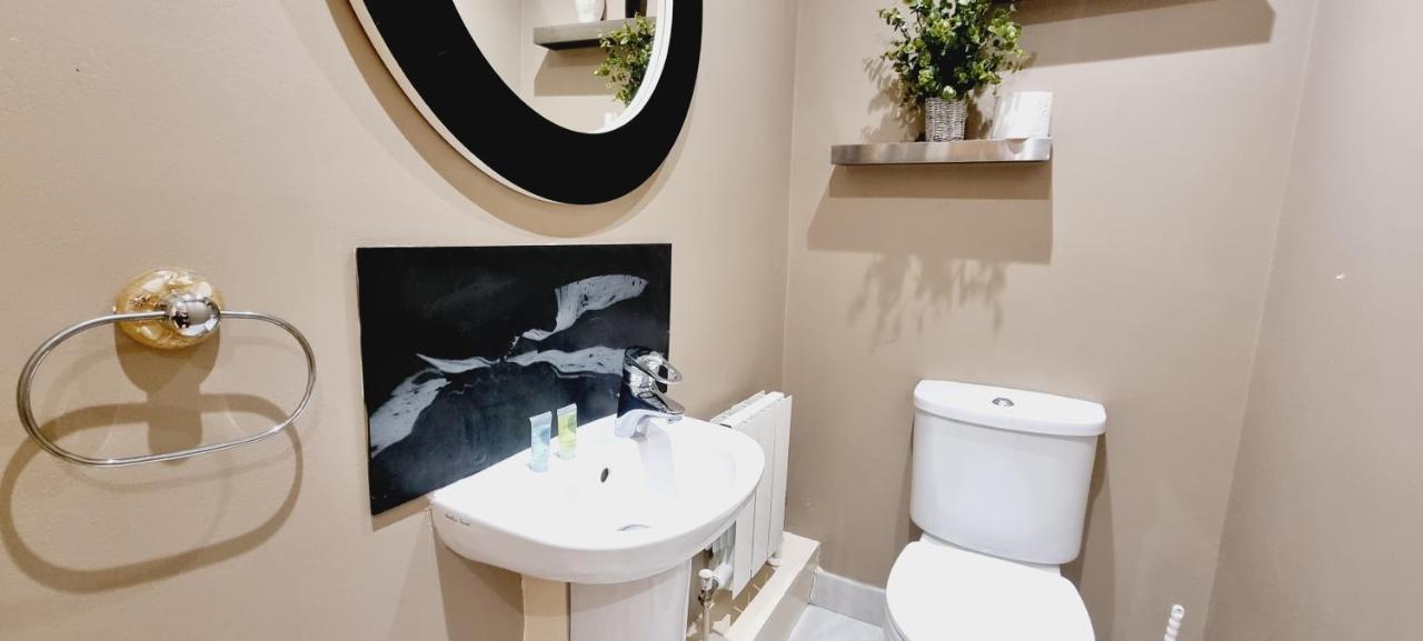 Luxury Waterside Apartment Canary Wharf ลอนดอน ภายนอก รูปภาพ