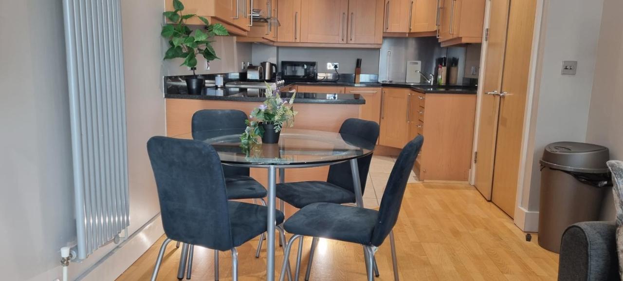 Luxury Waterside Apartment Canary Wharf ลอนดอน ภายนอก รูปภาพ